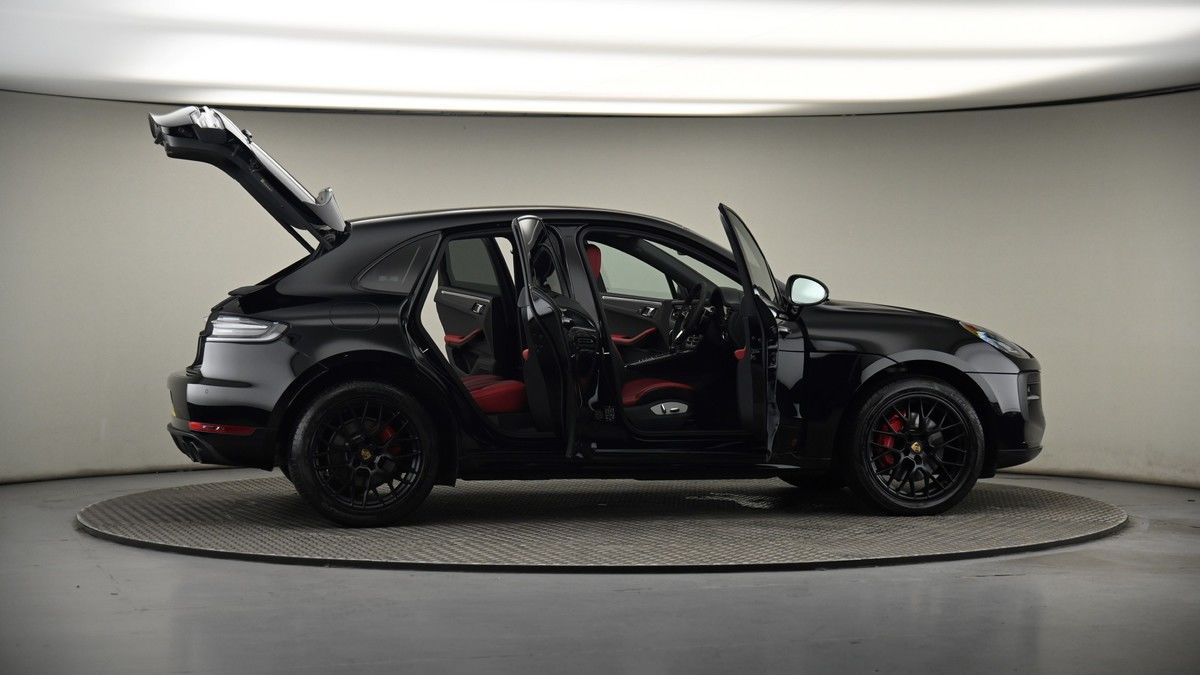 More views of Porsche Macan