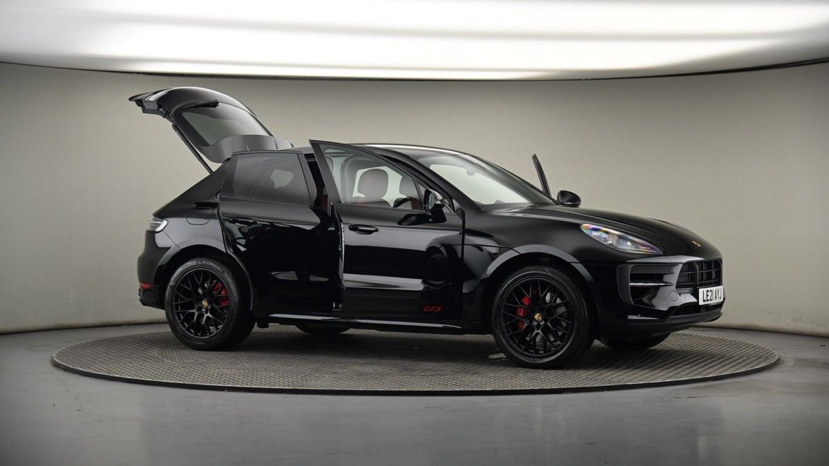 More views of Porsche Macan