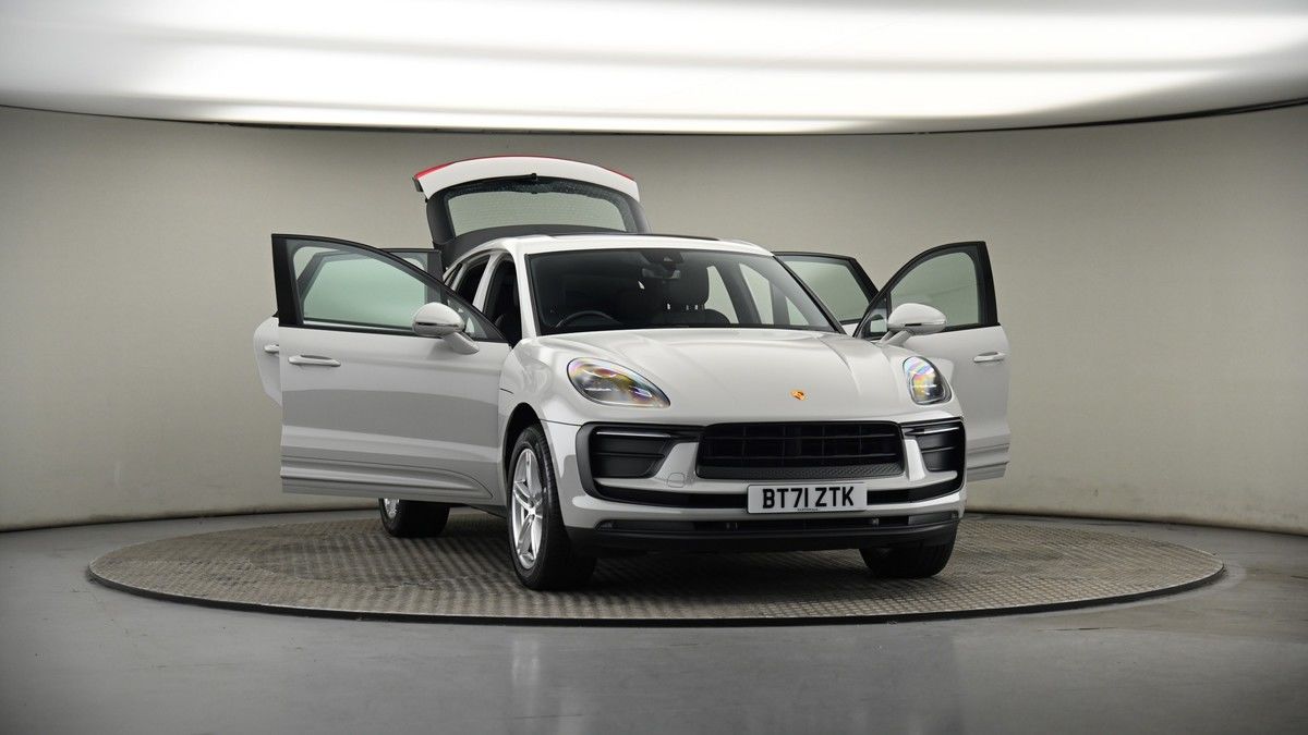 More views of Porsche Macan
