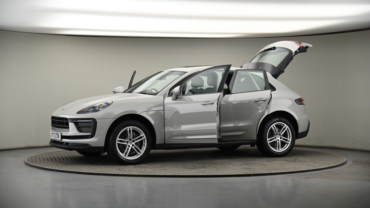 More views of Porsche Macan