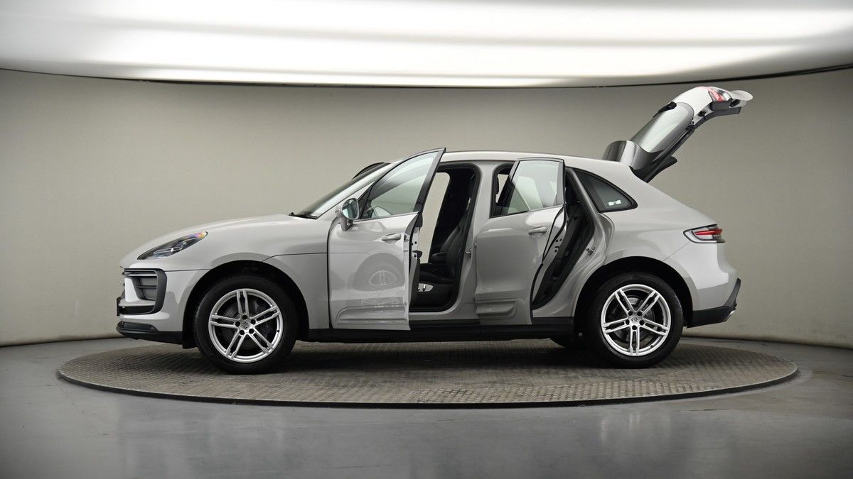 More views of Porsche Macan