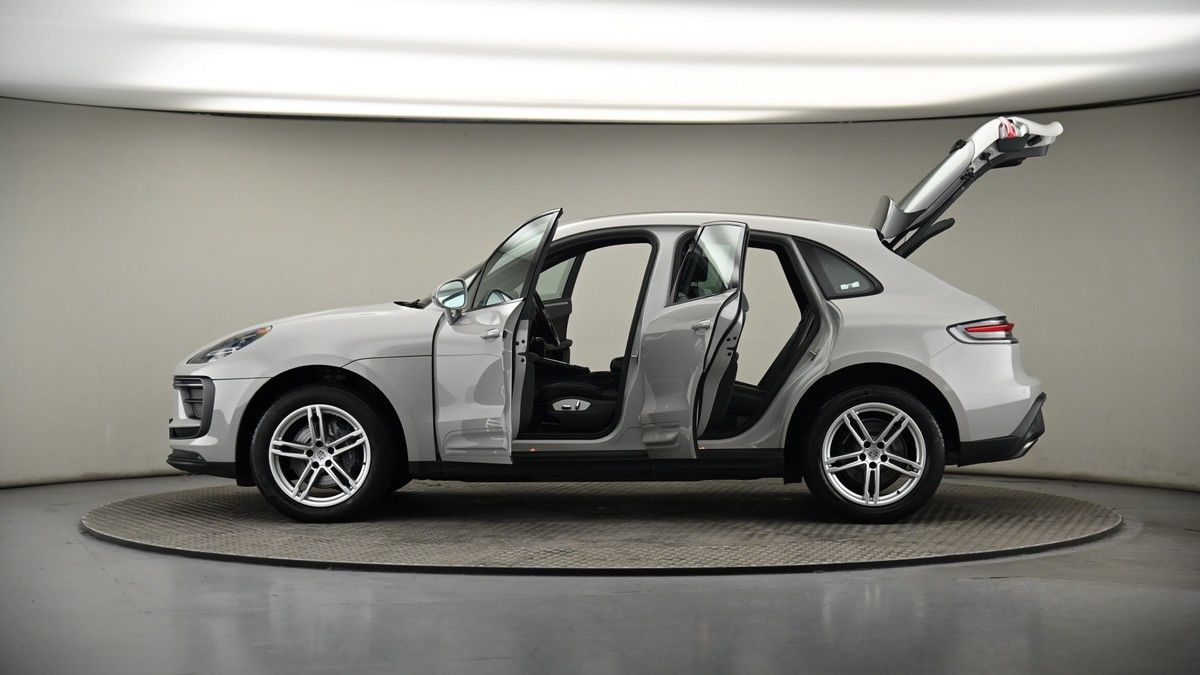 More views of Porsche Macan