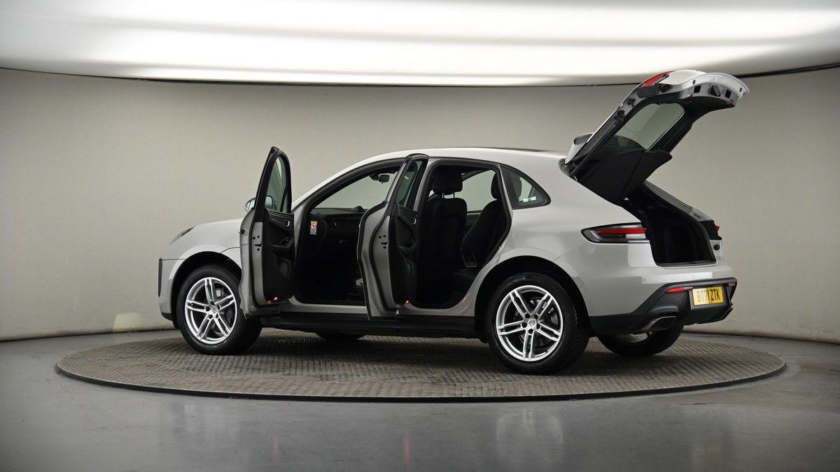 More views of Porsche Macan
