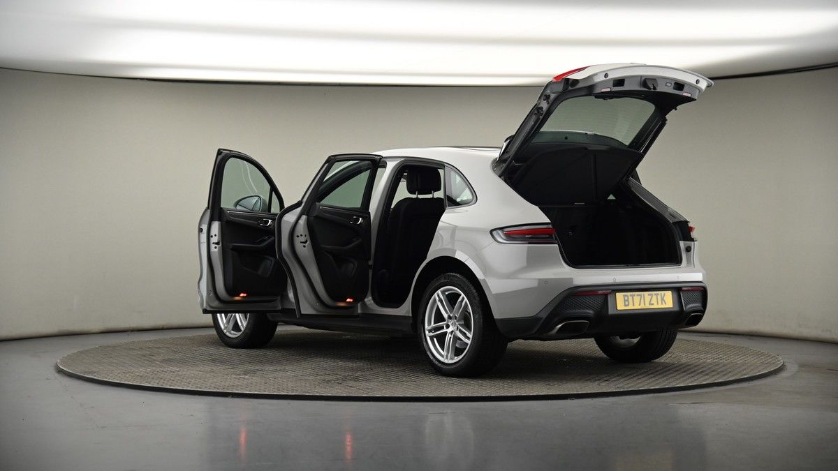 More views of Porsche Macan
