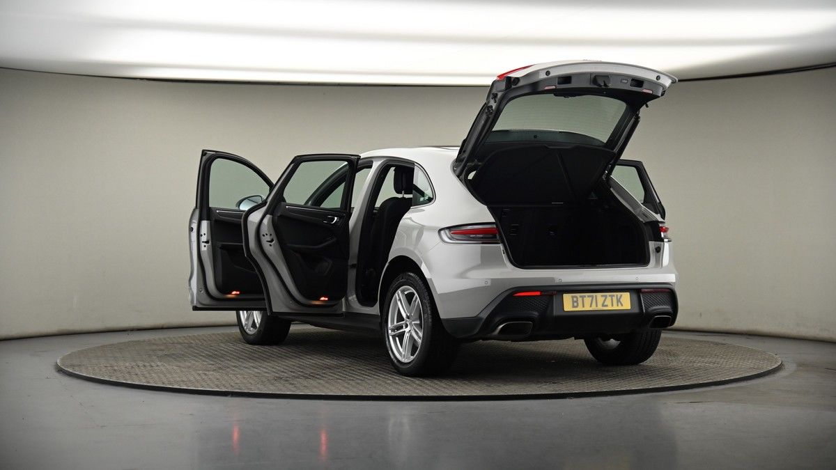 Porsche Macan Image 8