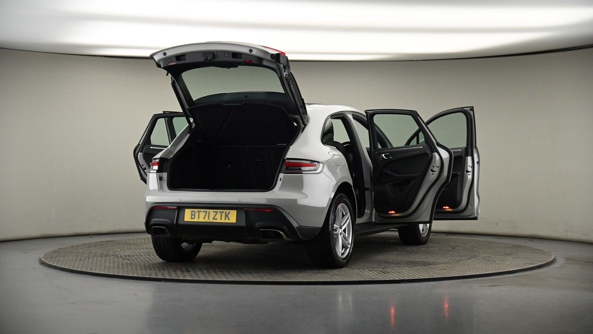 More views of Porsche Macan