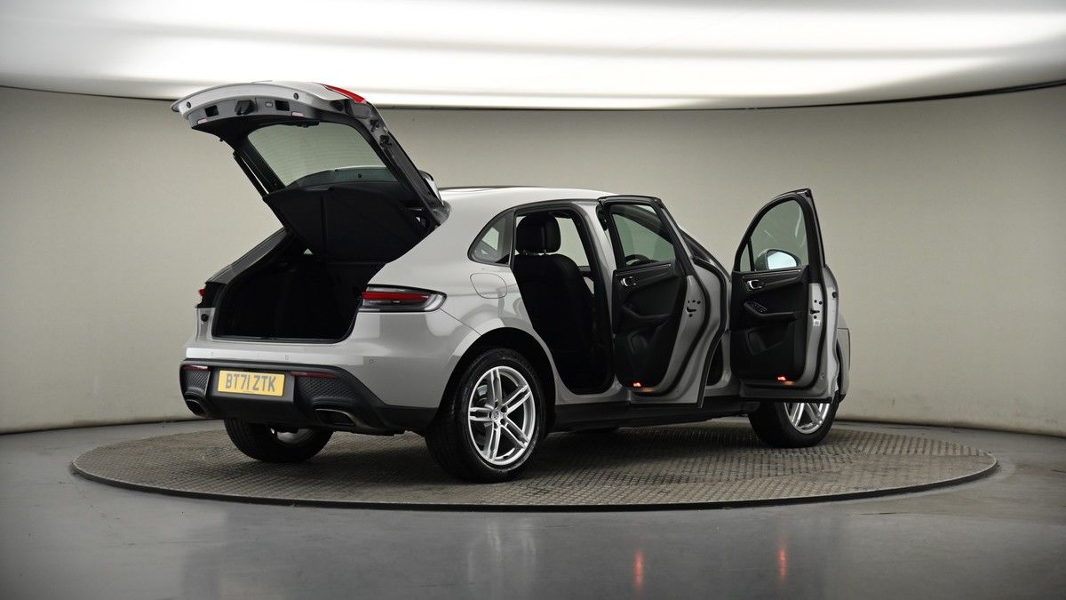 More views of Porsche Macan