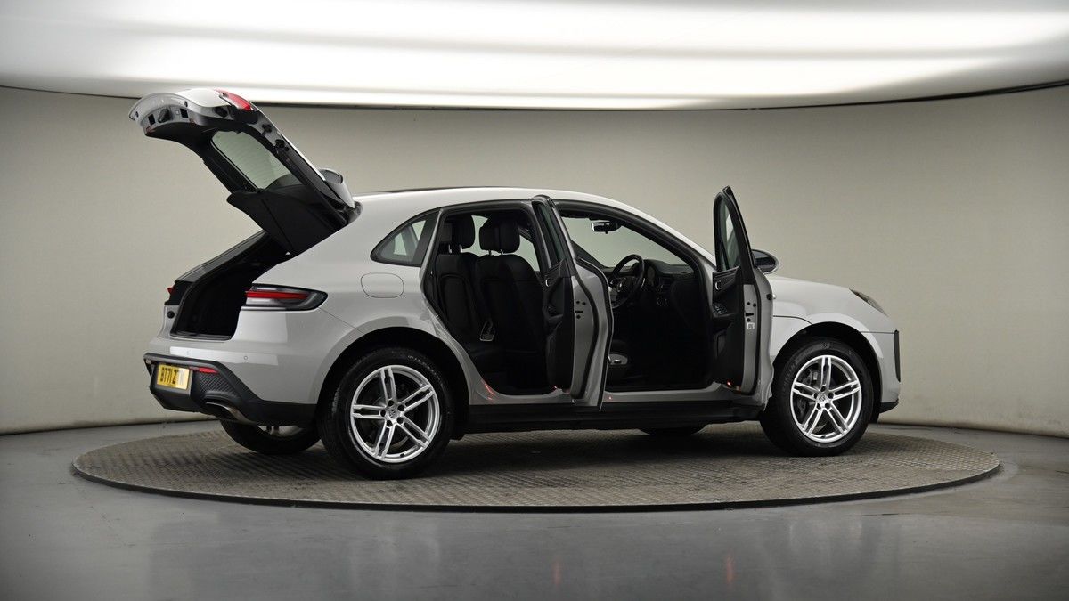 More views of Porsche Macan