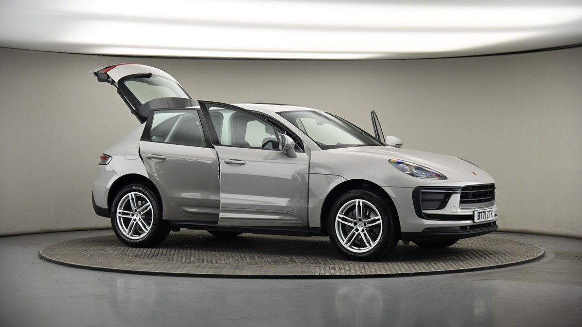 More views of Porsche Macan