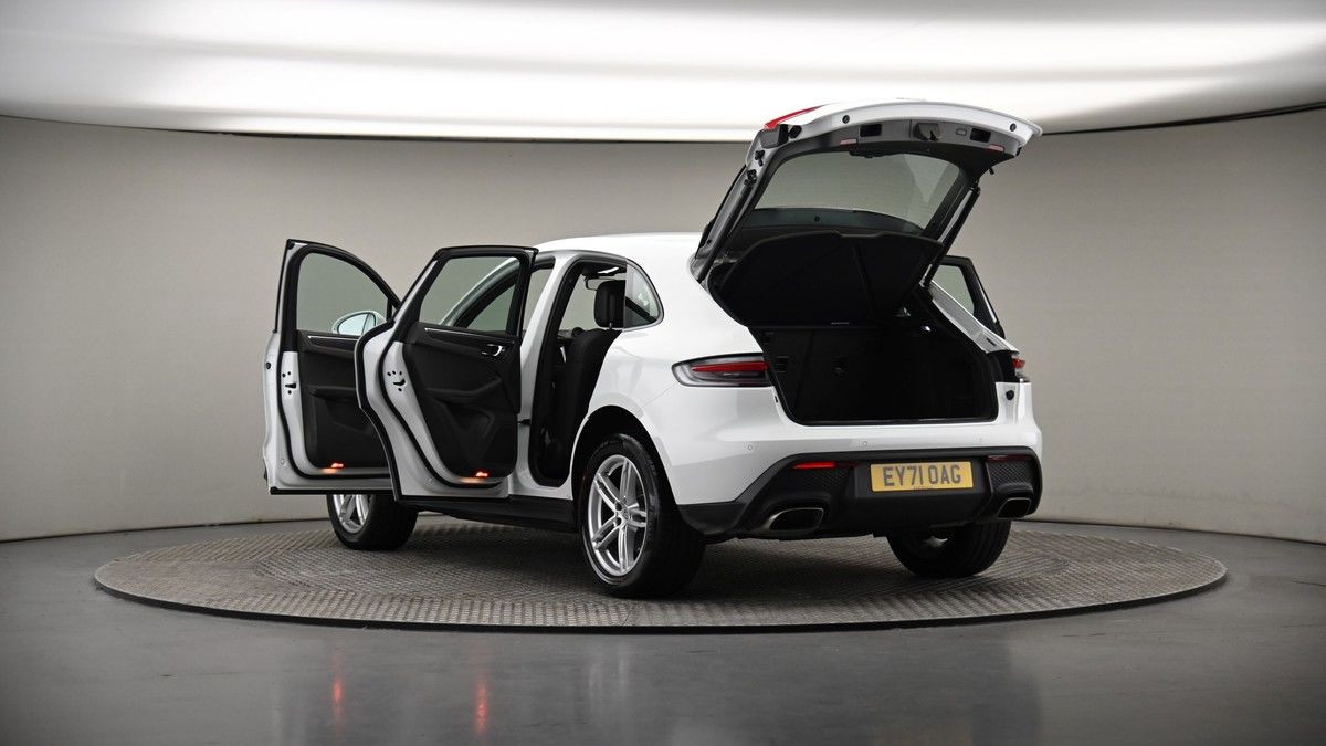 Porsche Macan Image 8
