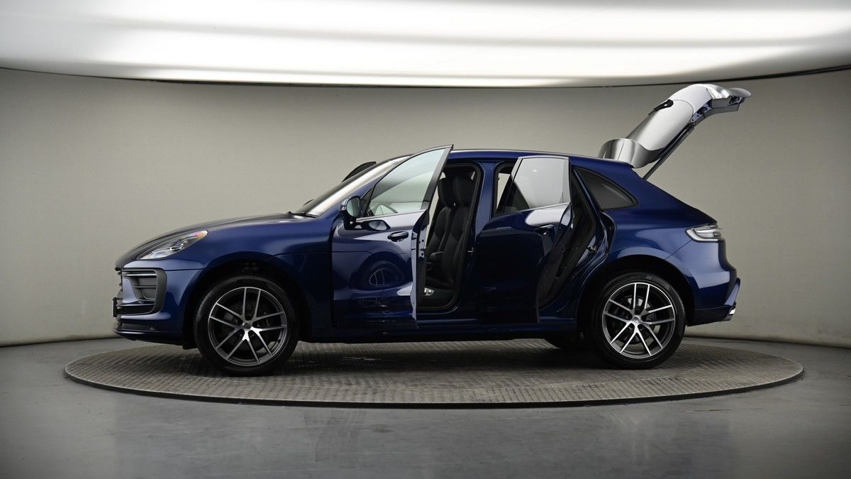 More views of Porsche Macan