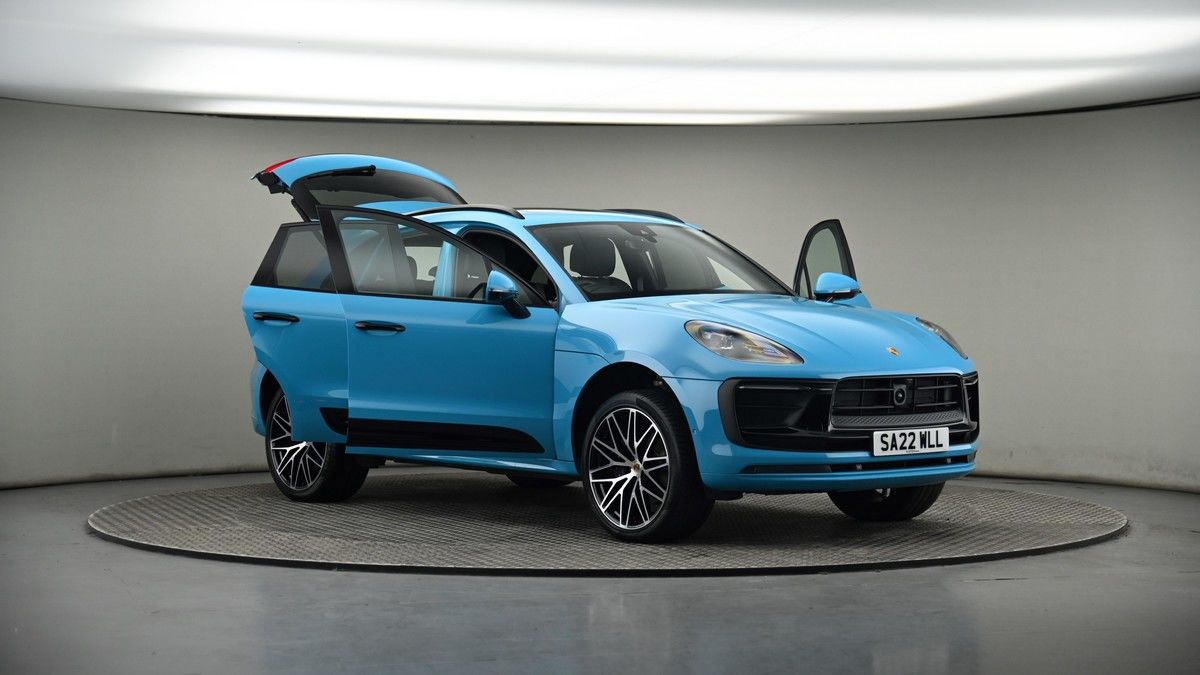 More views of Porsche Macan