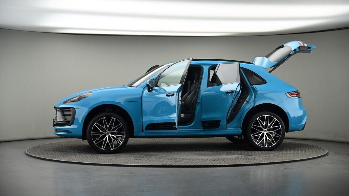 More views of Porsche Macan