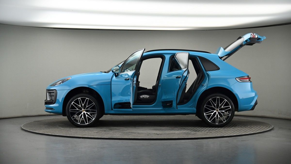 More views of Porsche Macan