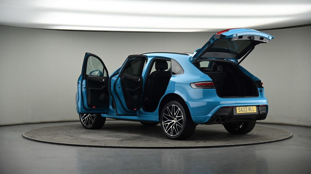 More views of Porsche Macan