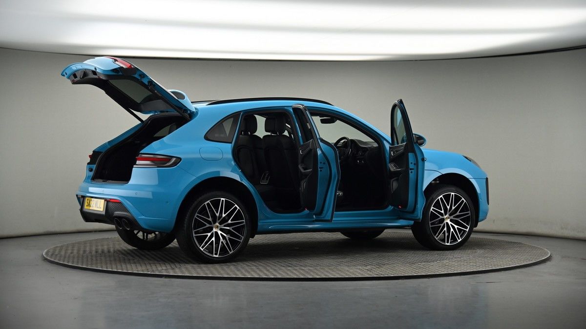 More views of Porsche Macan