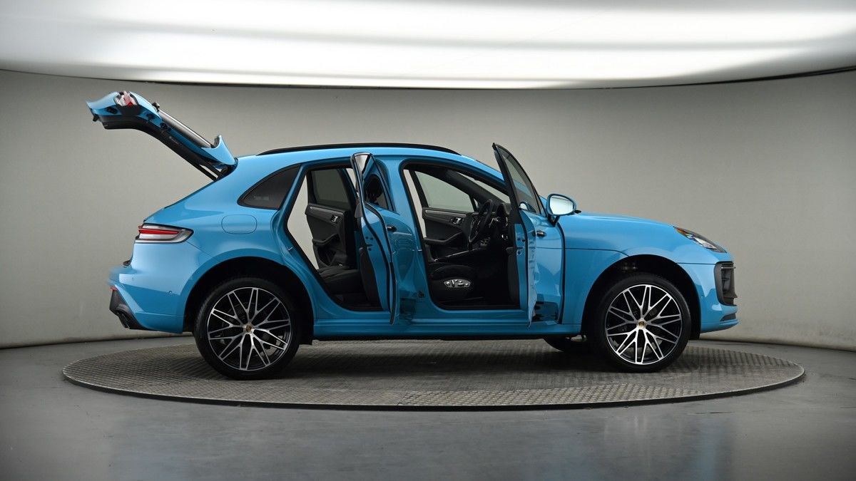 More views of Porsche Macan