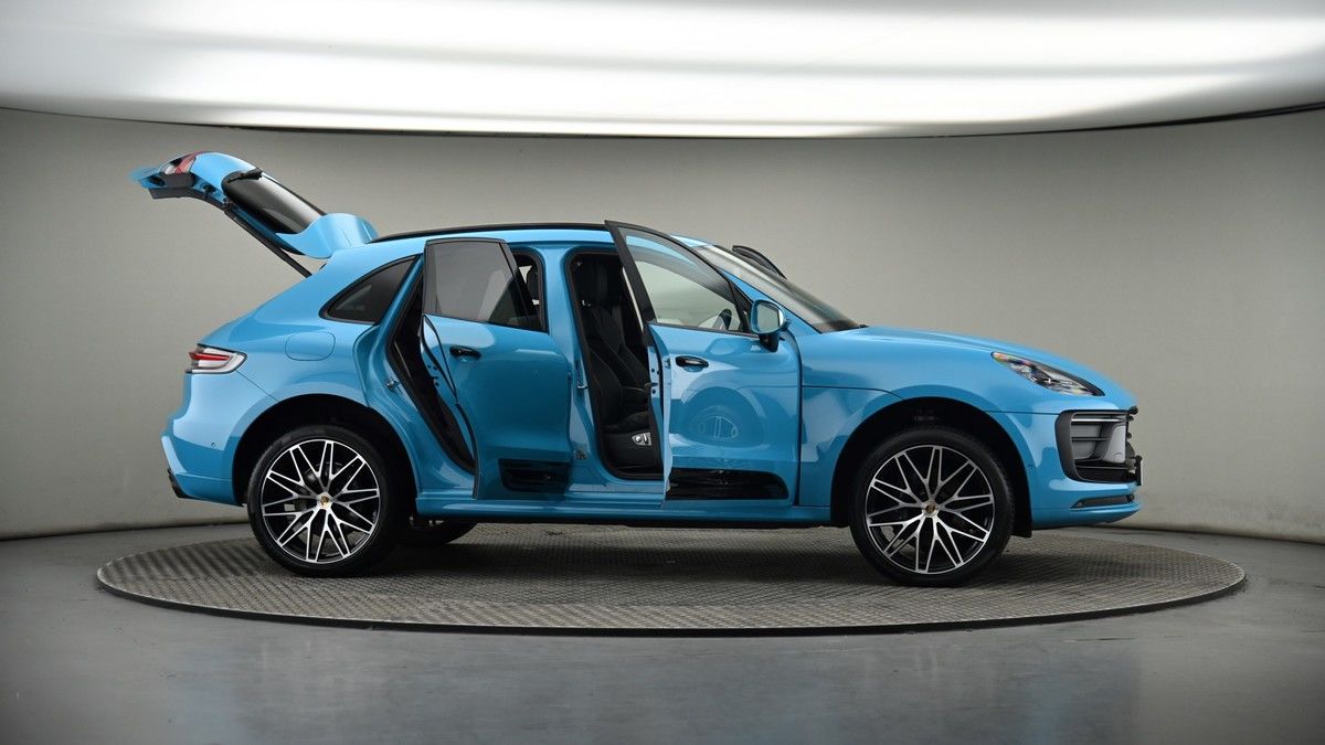 More views of Porsche Macan