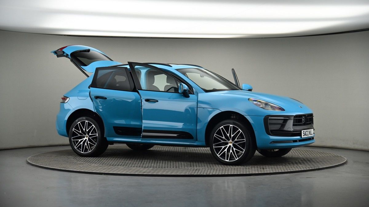 More views of Porsche Macan