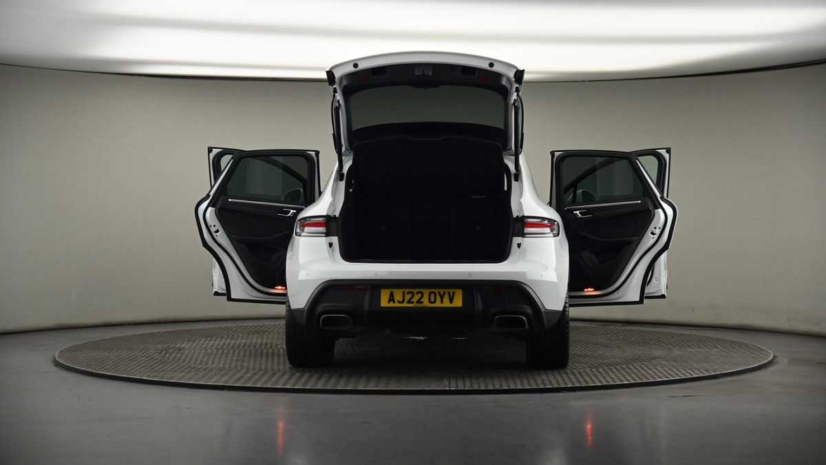 More views of Porsche Macan