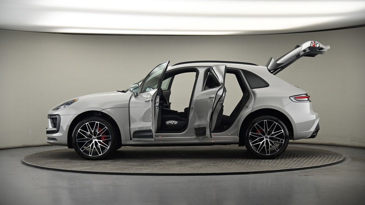 More views of Porsche Macan