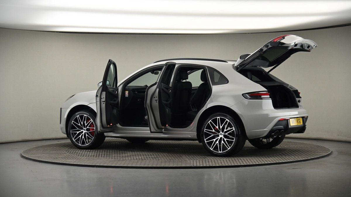 More views of Porsche Macan