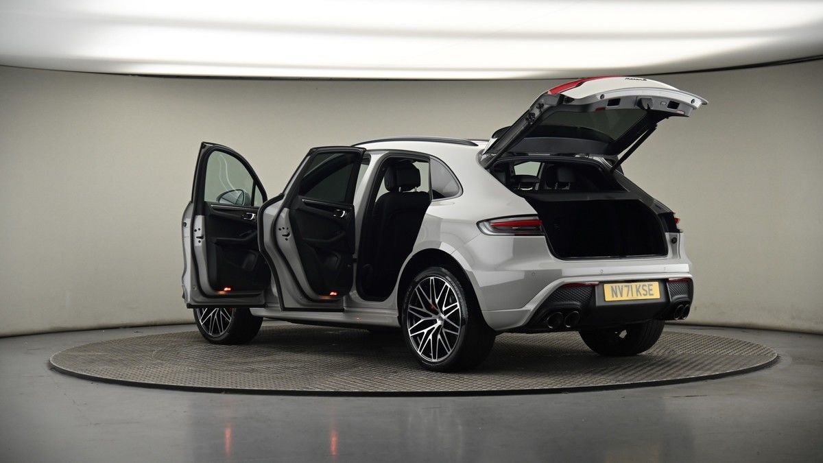 More views of Porsche Macan