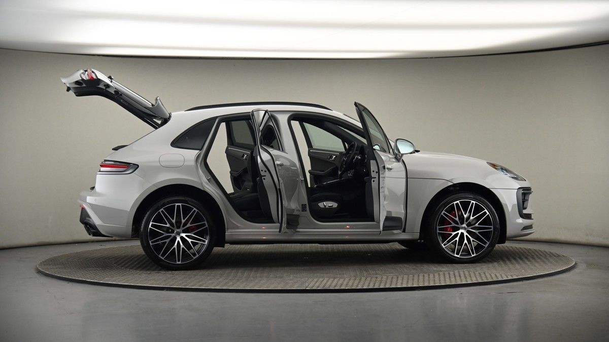 More views of Porsche Macan