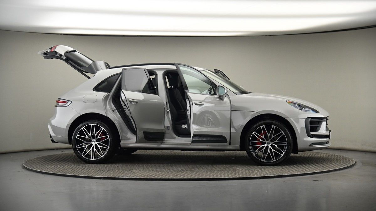 More views of Porsche Macan