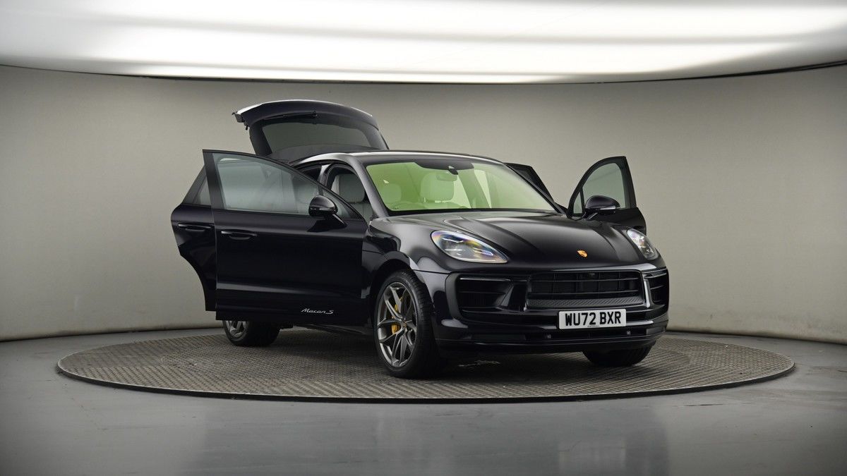More views of Porsche Macan