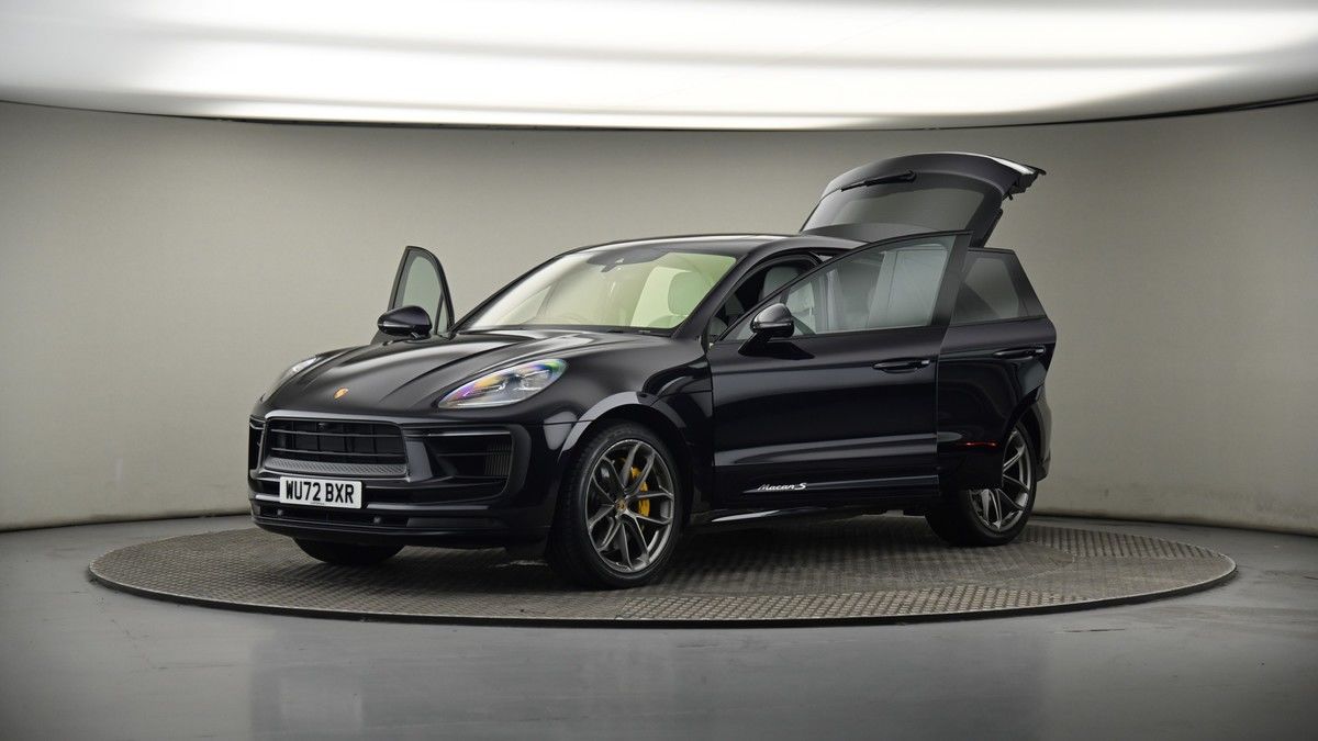 More views of Porsche Macan