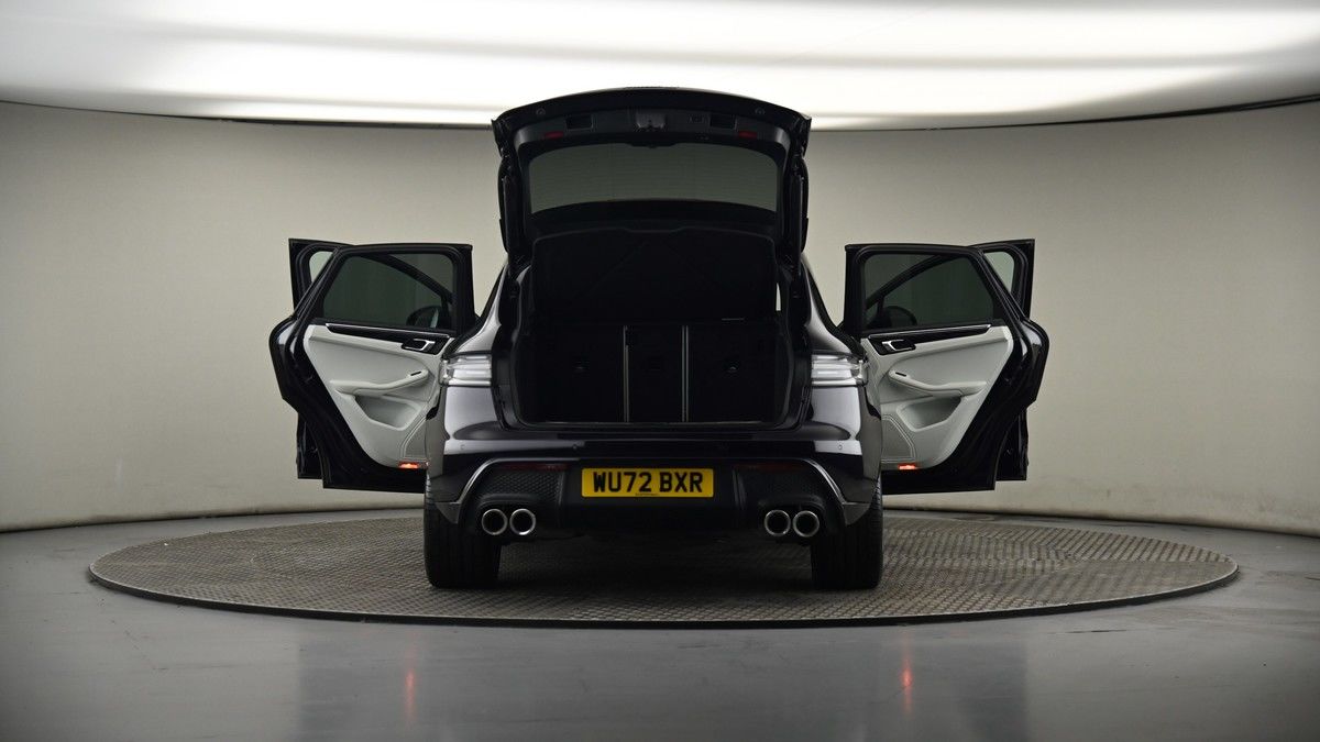 More views of Porsche Macan