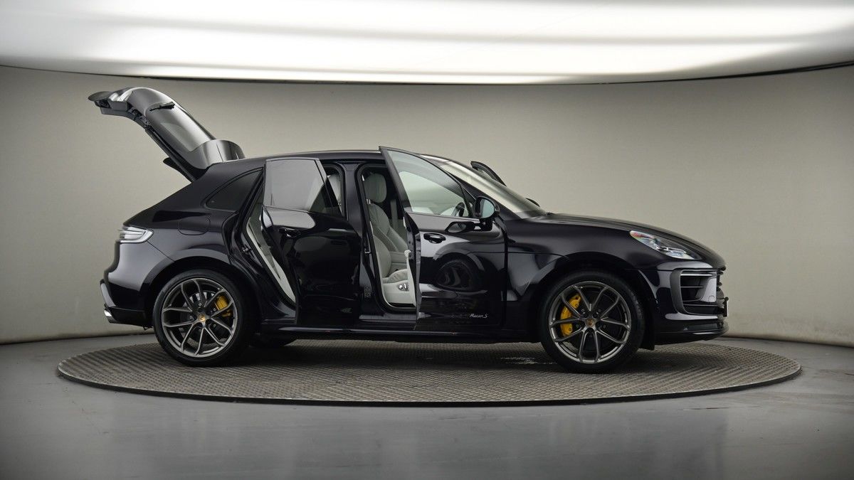 More views of Porsche Macan