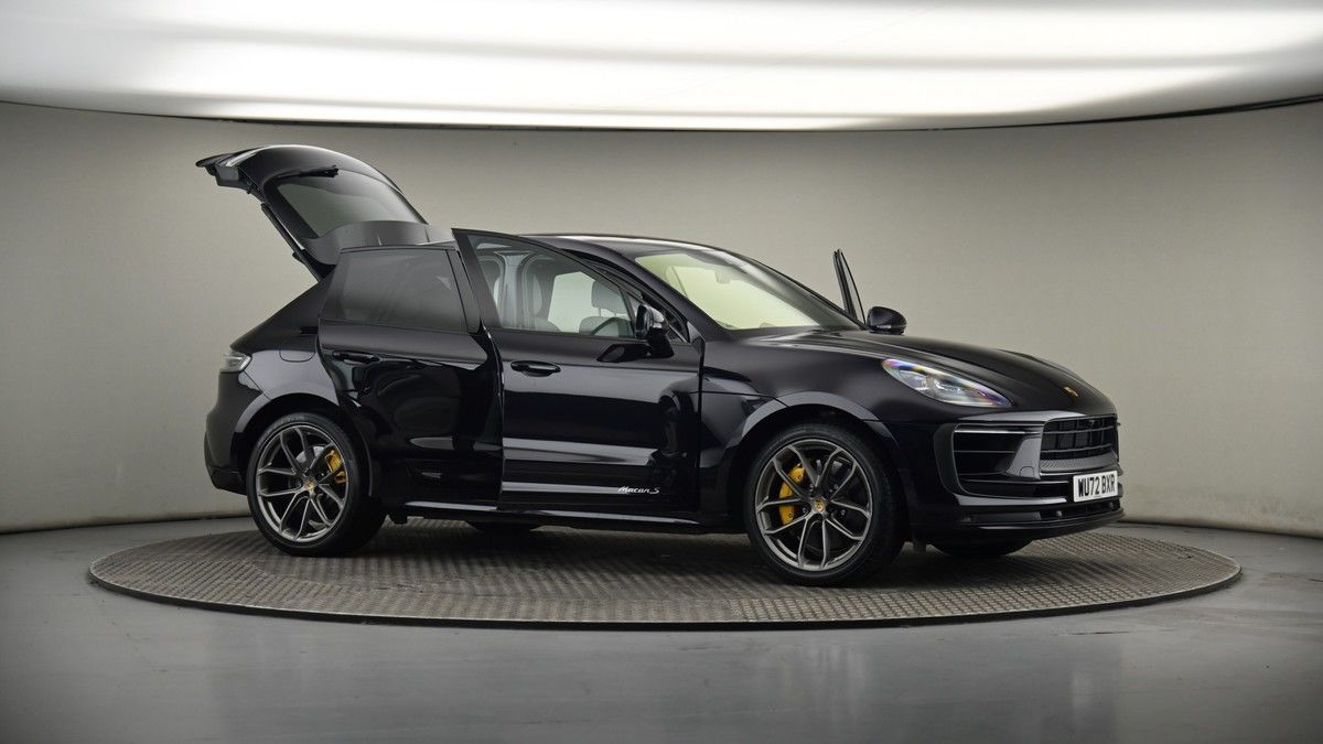 More views of Porsche Macan