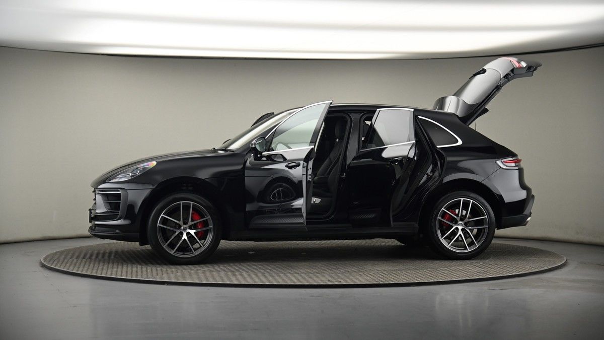 More views of Porsche Macan