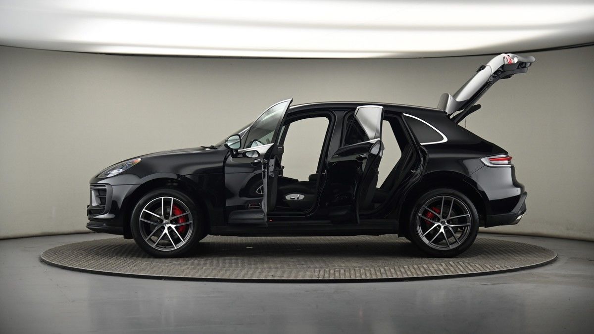 More views of Porsche Macan