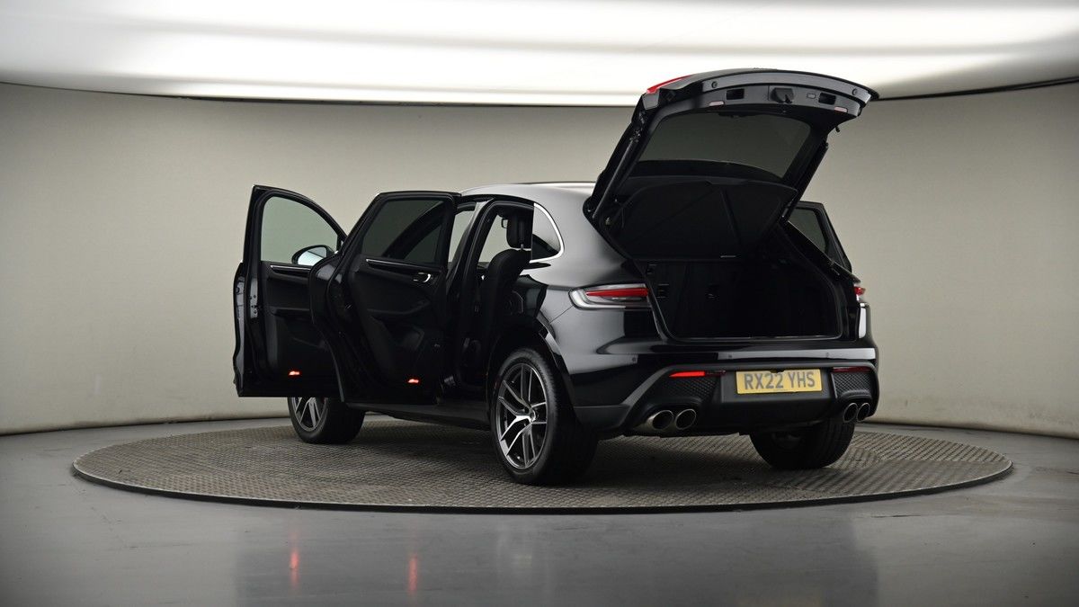 Porsche Macan Image 8