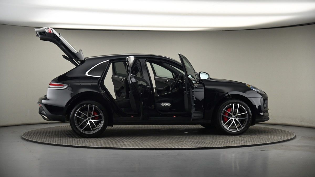 More views of Porsche Macan