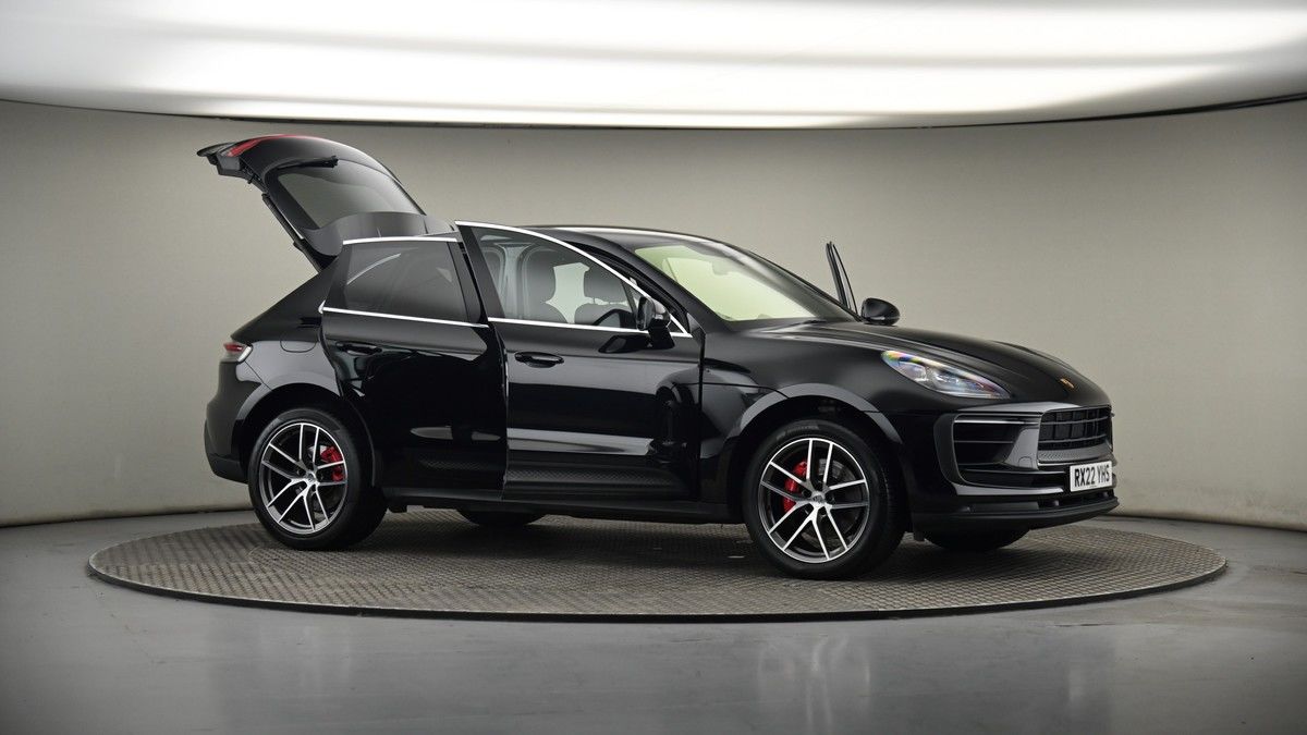 More views of Porsche Macan