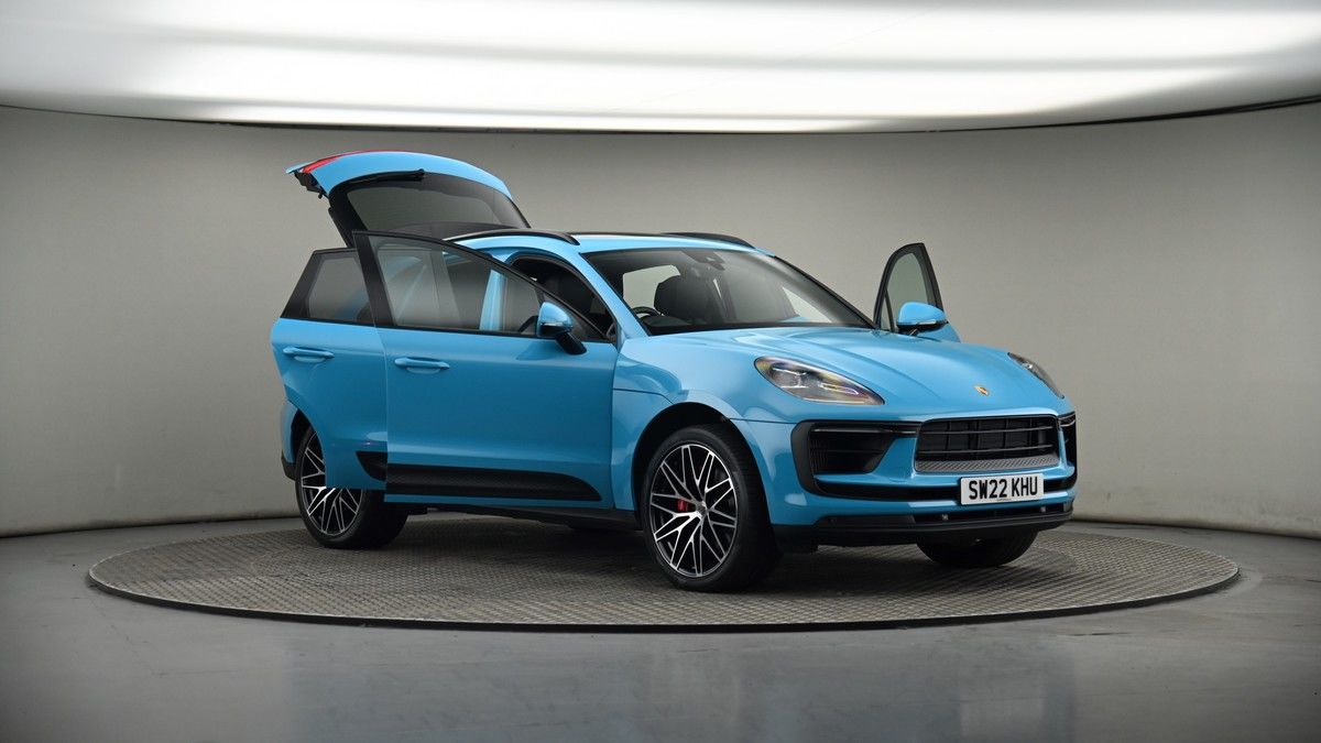 More views of Porsche Macan