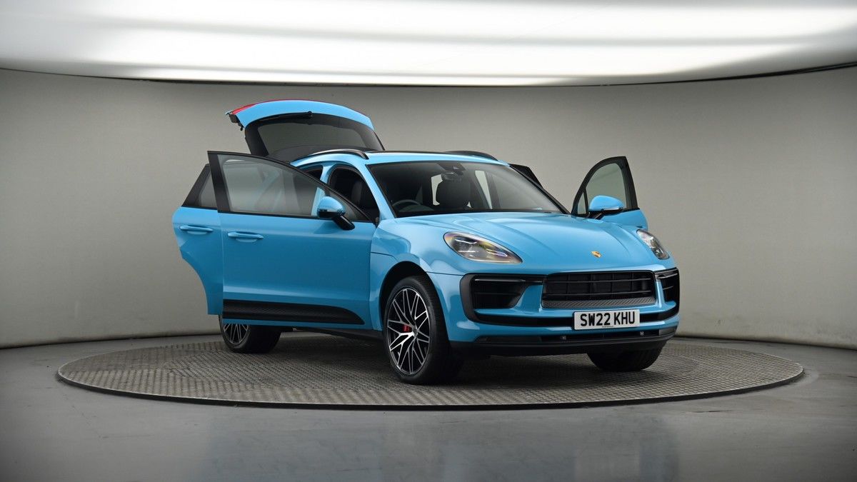 More views of Porsche Macan