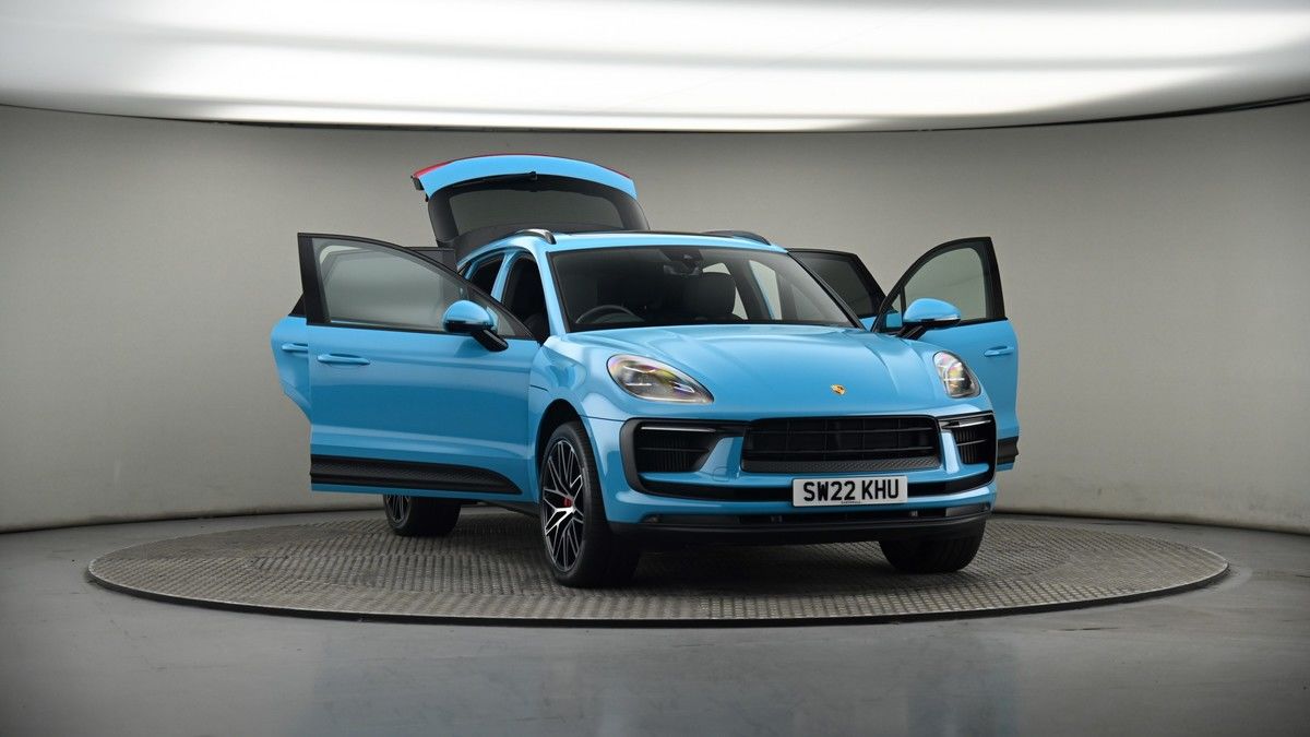 More views of Porsche Macan