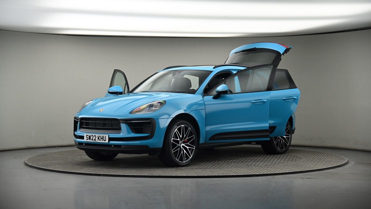 More views of Porsche Macan