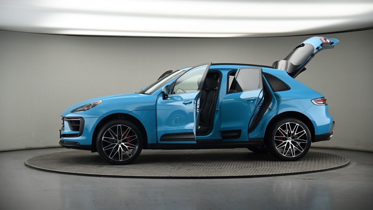 More views of Porsche Macan