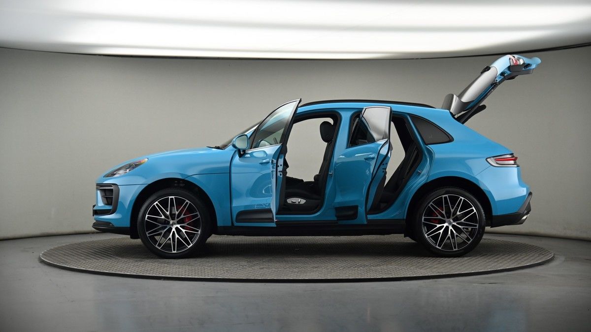 More views of Porsche Macan