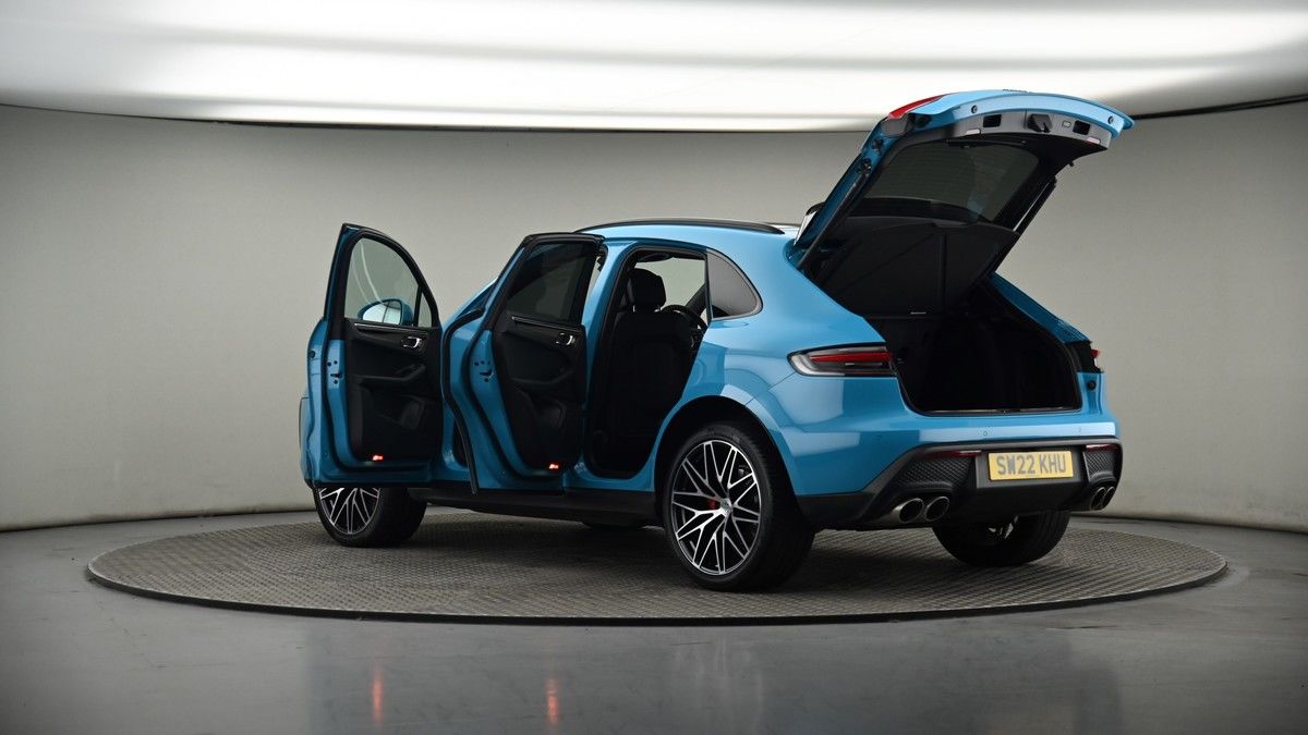 More views of Porsche Macan