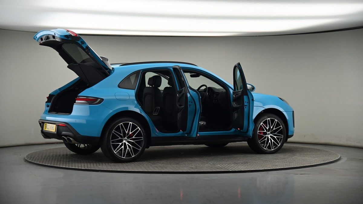 More views of Porsche Macan