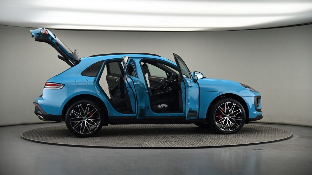 More views of Porsche Macan