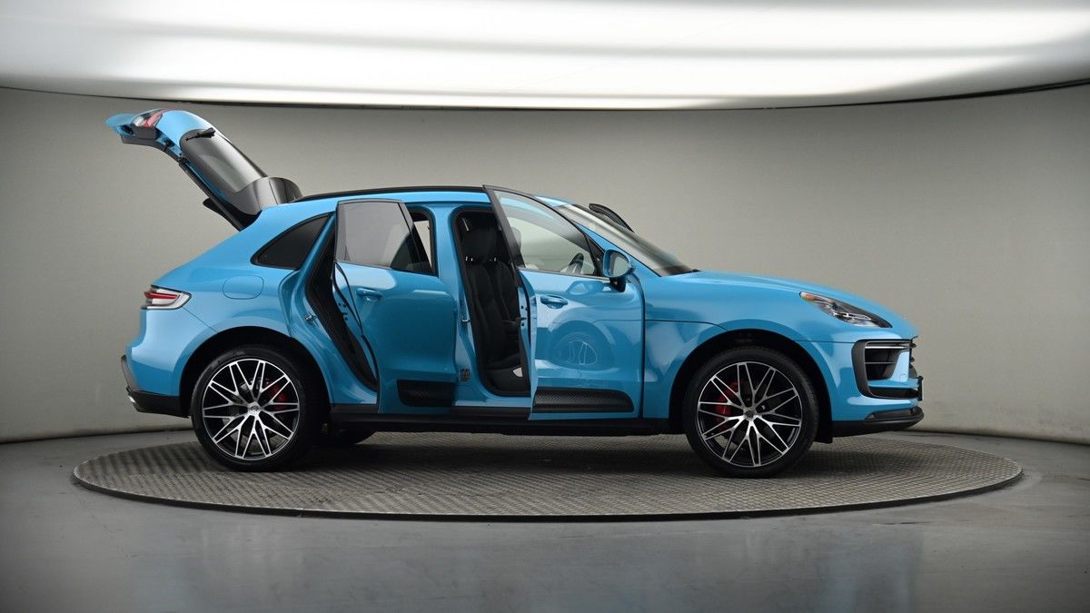 More views of Porsche Macan