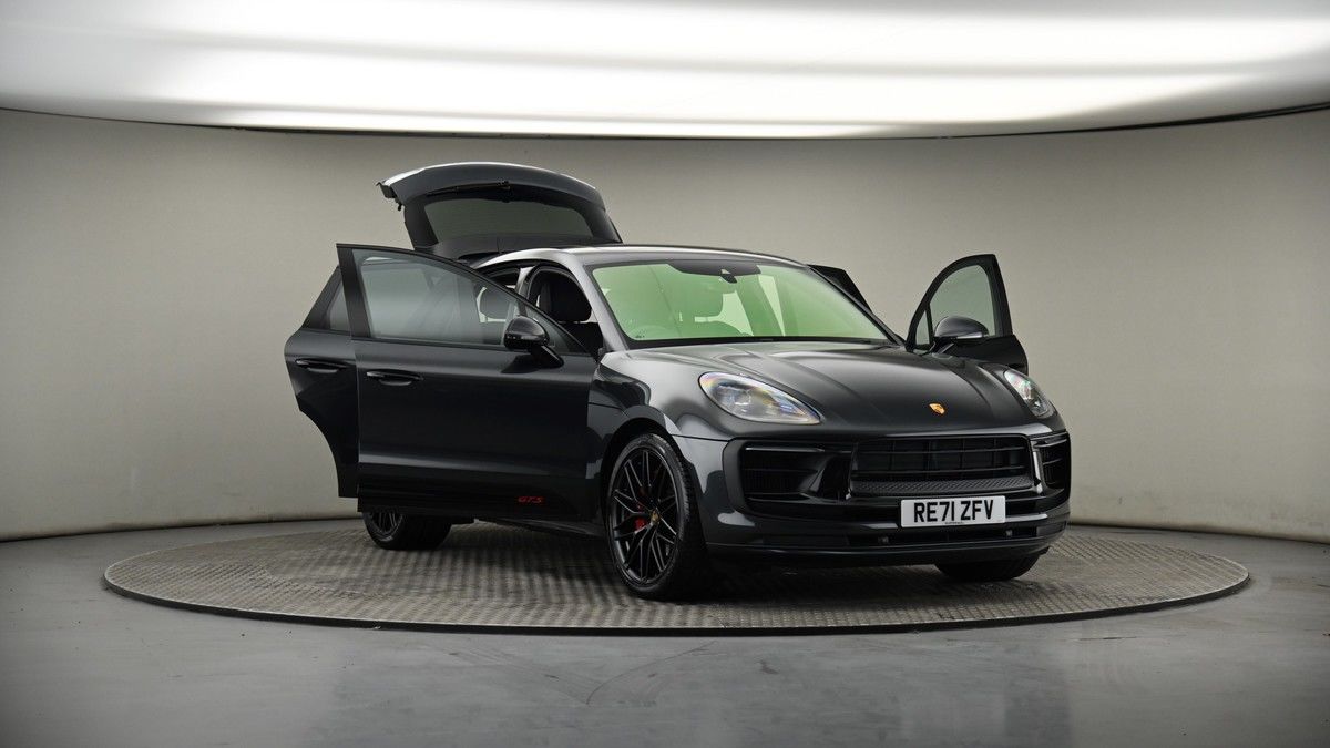 More views of Porsche Macan